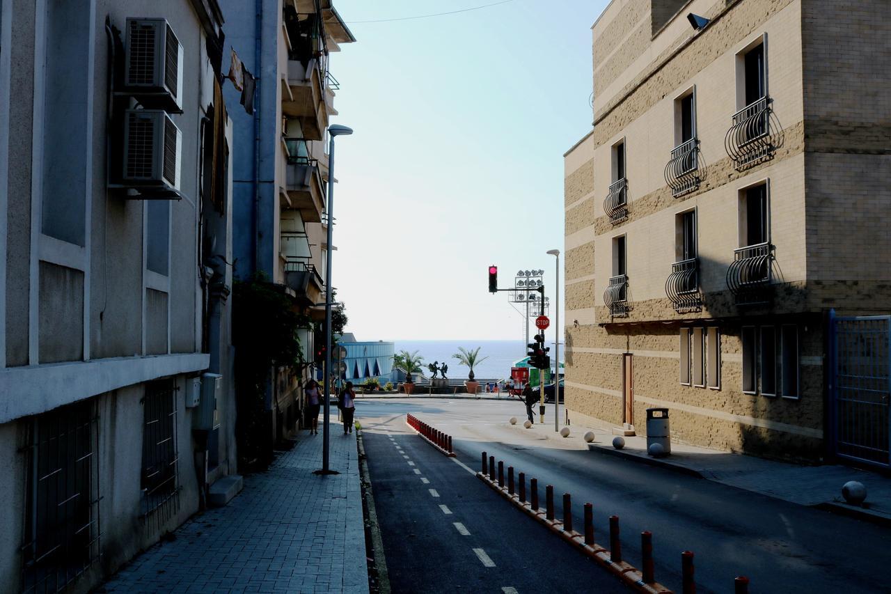Sea Port Celebrity Apartment - Lets4Holiday Varna Exterior foto